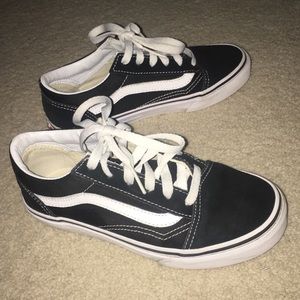 🚫SOLD🚫Black and white old skool Vans